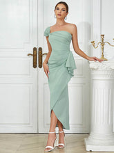 Load image into Gallery viewer, Green one-shoulder sleeveless polyester dress for women in elegant style